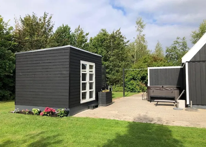 Casa vacanze Tennis, Outside & Inside And Sauna - Tisvildelund *